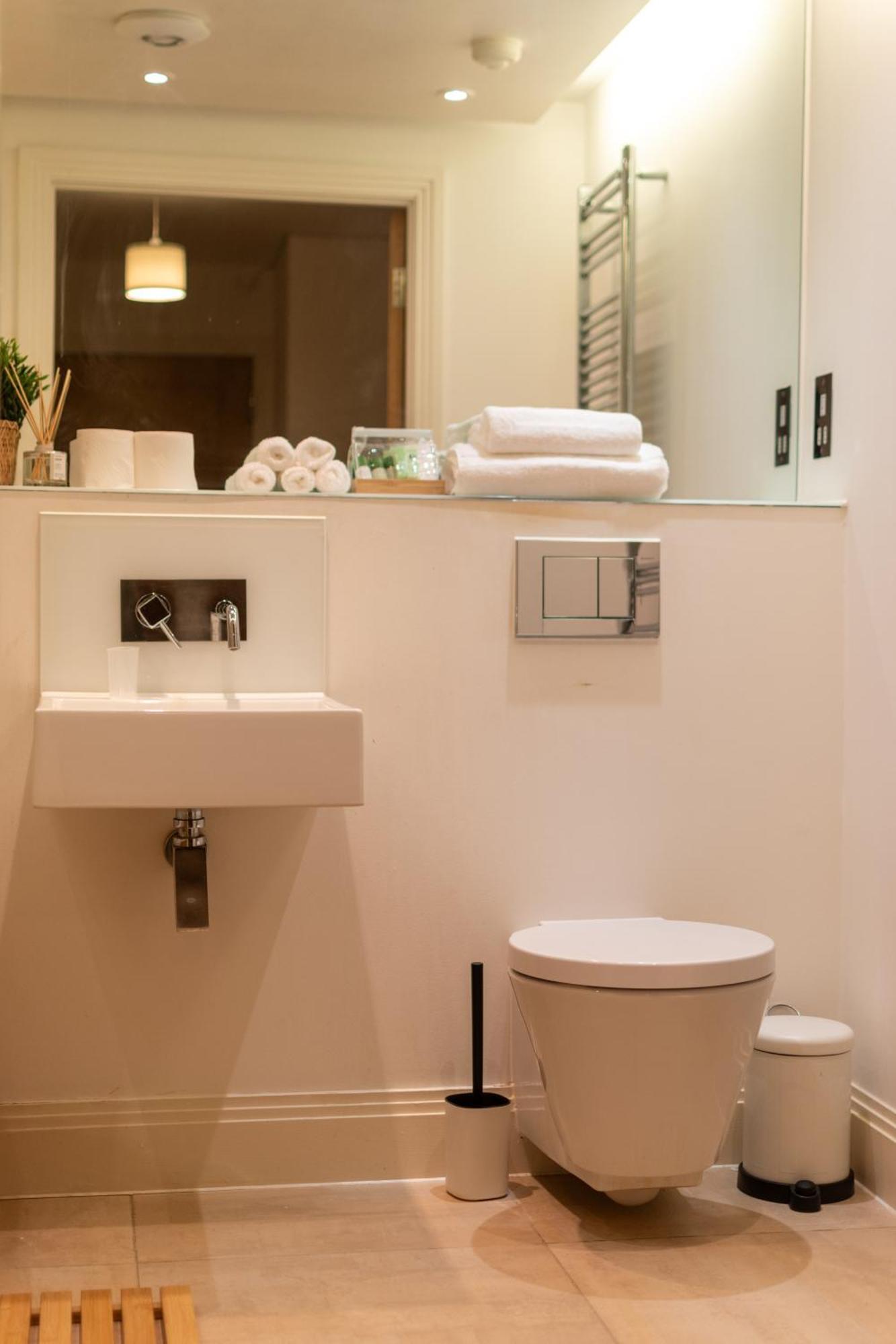 Cosy 2 Bed Hackney Sleeps 8 * Londra